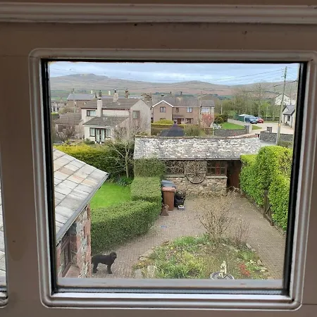 度假居 Unique Schoolhouse In The Peaceful Western Lakes *