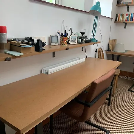 Unique Schoolhouse In The Peaceful Western Lakes 度假居