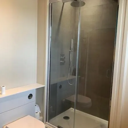 度假居 Unique Schoolhouse In The Peaceful Western Lakes