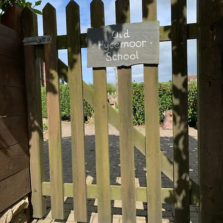 度假居 Unique Schoolhouse In The Peaceful Western Lakes Bootle (Cumbria)