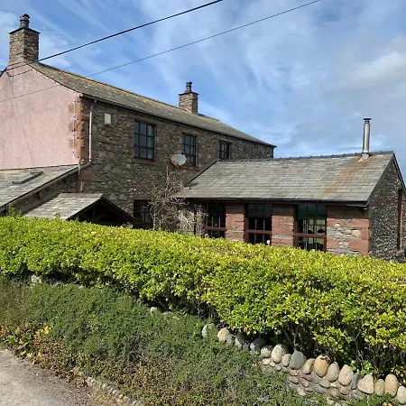 בית נופש Unique Schoolhouse In The Peaceful Western Lakes Bootle (Cumbria)