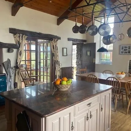 Unique Schoolhouse In The Peaceful Western Lakes 펜션 *