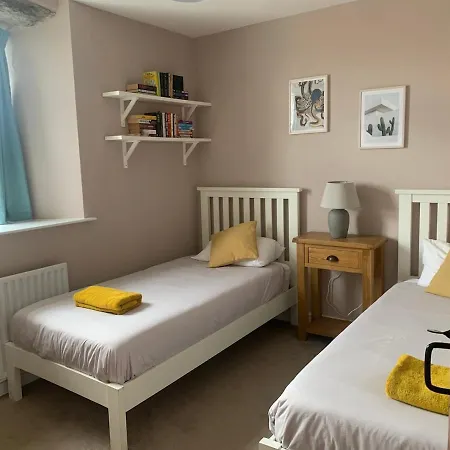 Feriehus Unique Schoolhouse In The Peaceful Western Lakes